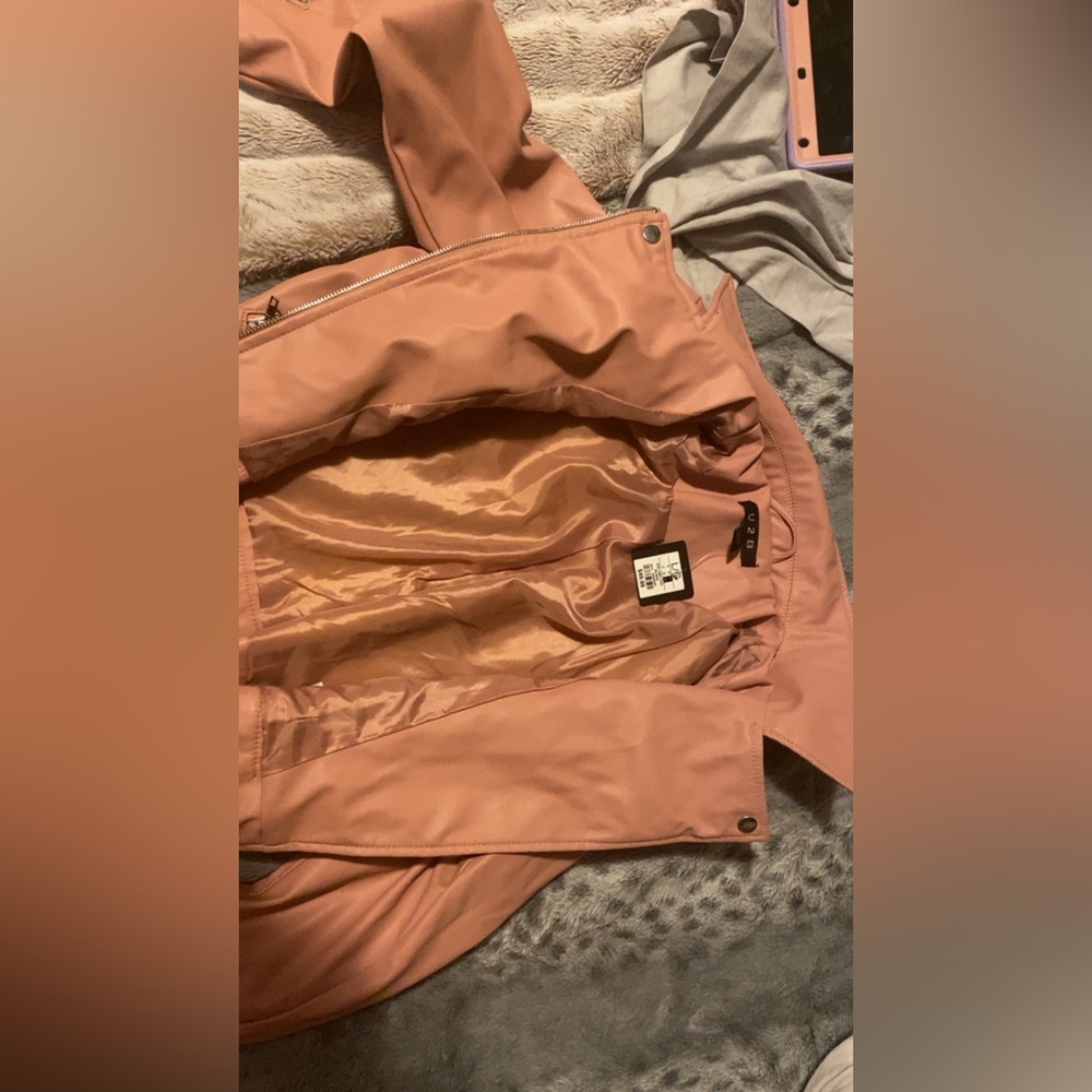 Pink cropped leather jacket - Picture 2 of 2